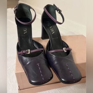 *Rare* Vintage Prada Aubergine Square Toe Heels
